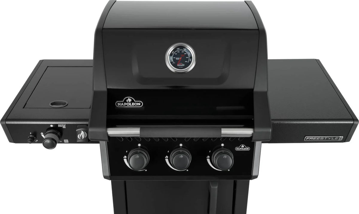 Napoleon Freestyle PRO 365, 3 Hauptbrenner, SIZZLE ZONE und Tür, schwarz | 2026 - Napoleon Freestyle PRO 365, 3 Hauptbrenner, SIZZLE ZONE und Tür, schwarz | 2026GrillNapoleon