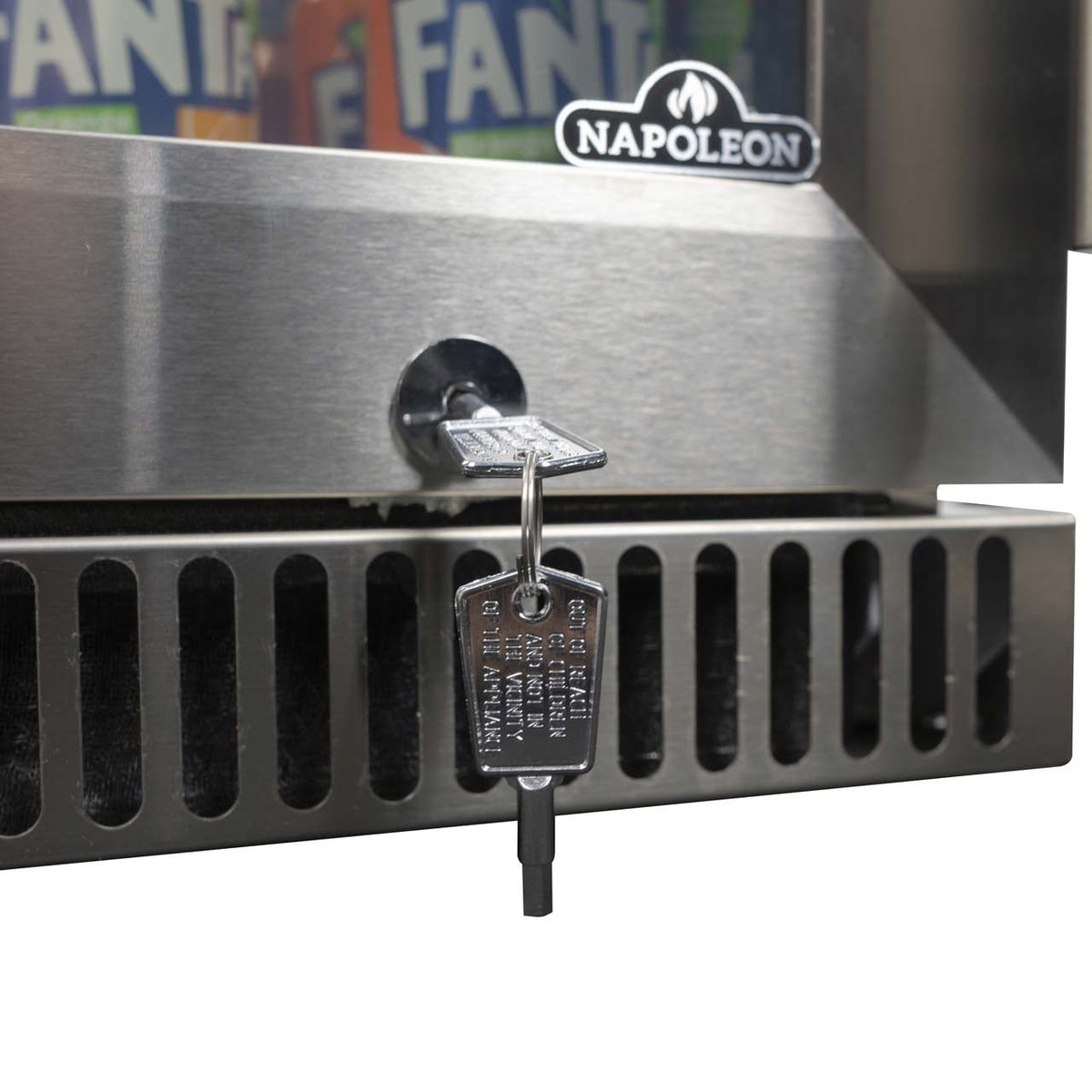 Napoleon Kühlschrank - linksdrehende Tür - Grillstar.deNapoleon Kühlschrank - linksdrehende TürNapoleonGrillstar.deFR135OLGL - CE0629162138774
