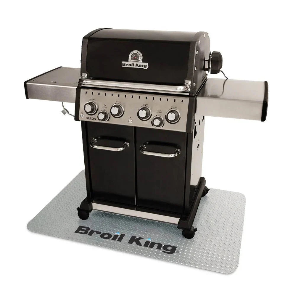 Broil King Grillmatte Bodenschutz Grillunterlage Silber 140 x 90 cm - Grillstar.deBroil King Grillmatte Bodenschutz Grillunterlage Silber 140 x 90 cmGrillzubehörBroil KingGrillstar.de