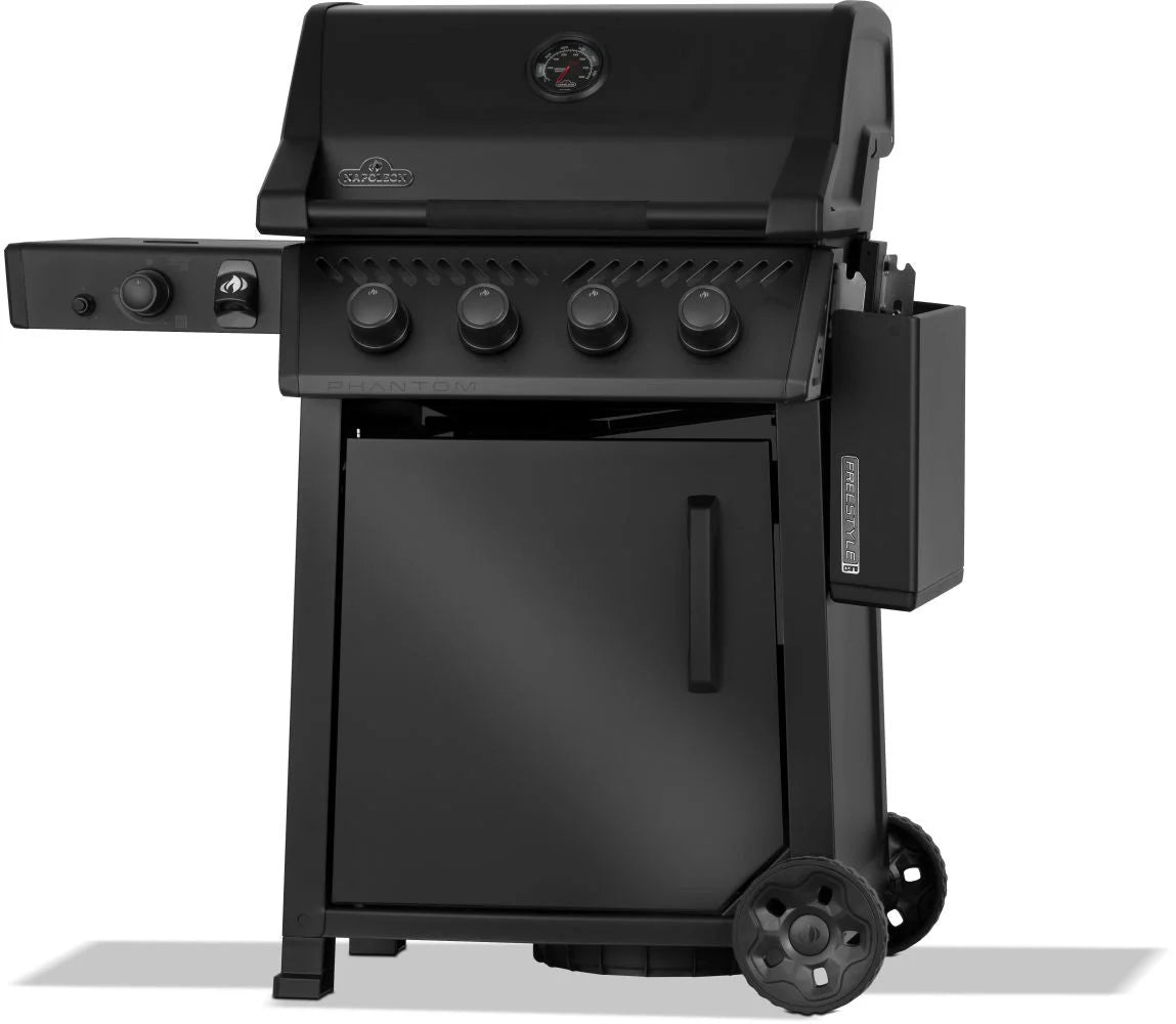 Phantom Freestyle PRO 425, mit Edelstahlrosten, Sizzle Zone und Tür, Mattschwarz | 2026 - Grillstar.dePhantom Freestyle PRO 425, mit Edelstahlrosten, Sizzle Zone und Tür, Mattschwarz | 2026GrillNapoleonGrillstar.de