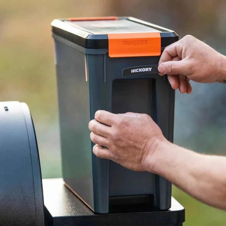 Traeger Pelletbehälter mit Deckel Staydry™ - Grillstar.deTraeger Pelletbehälter mit Deckel Staydry™TraegerGrillstar.de
